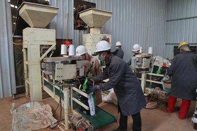 臨澤縣人民政府-【臨澤工業(yè)企業(yè)紀行】土疙瘩變身&ldquo;黃金資源&rdquo;